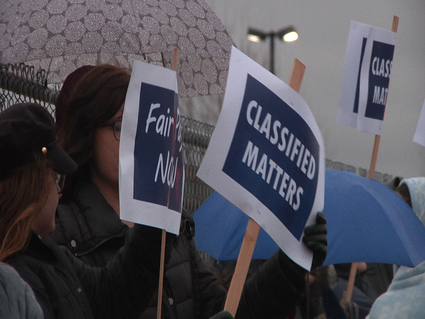 Kennewick Para Educators Rally for Higher Wages